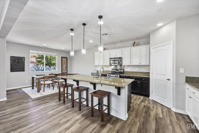 308 White Alder Drive, Bakersfield, CA 93314