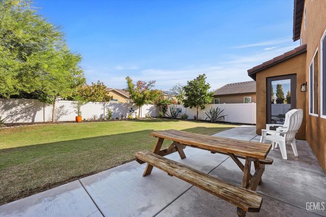 308 White Alder Drive, Bakersfield, CA 93314