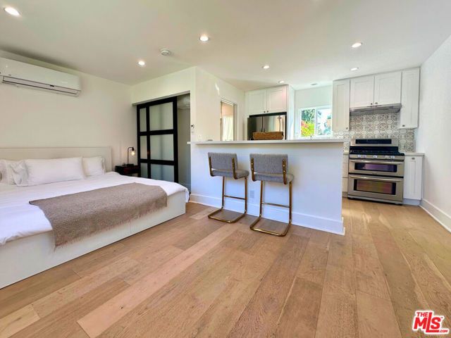 5143 Newcastle Avenue, Encino (los Angeles), CA 91316