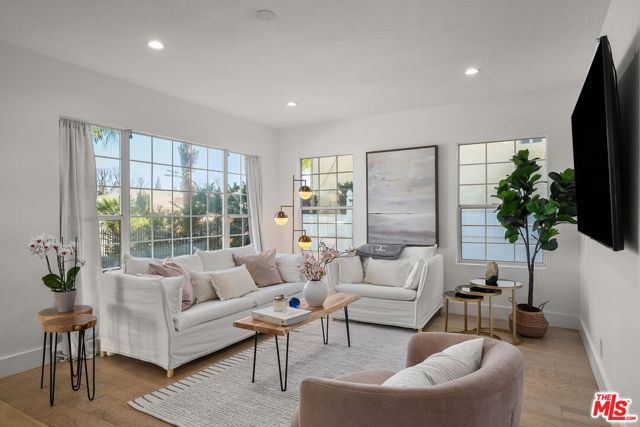 5143 Newcastle Avenue, Encino (los Angeles), CA 91316