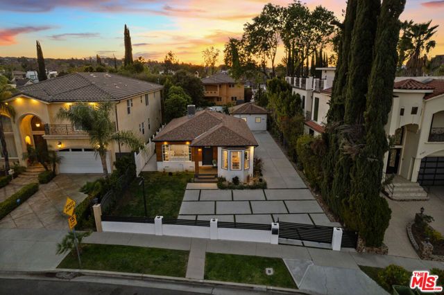5143 Newcastle Avenue, Encino (los Angeles), CA 91316