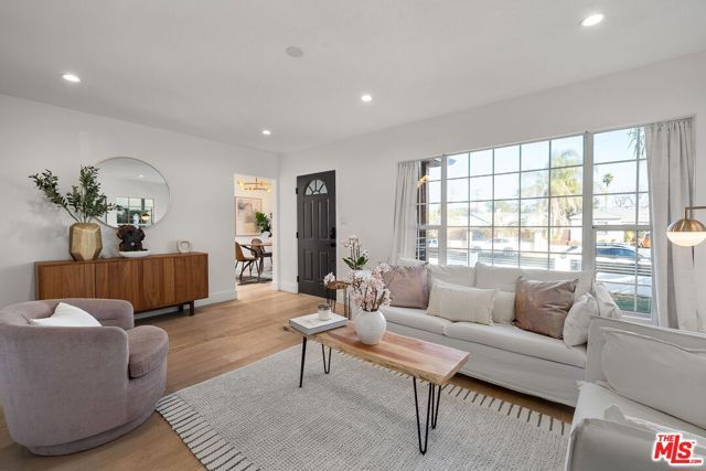 5143 Newcastle Avenue, Encino (los Angeles), CA 91316