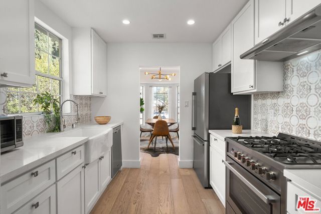 5143 Newcastle Avenue, Encino (los Angeles), CA 91316