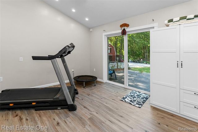 26500 Bell Road, New Boston, MI 48164