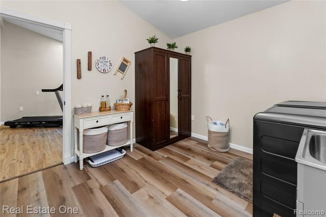 26500 Bell Road, New Boston, MI 48164