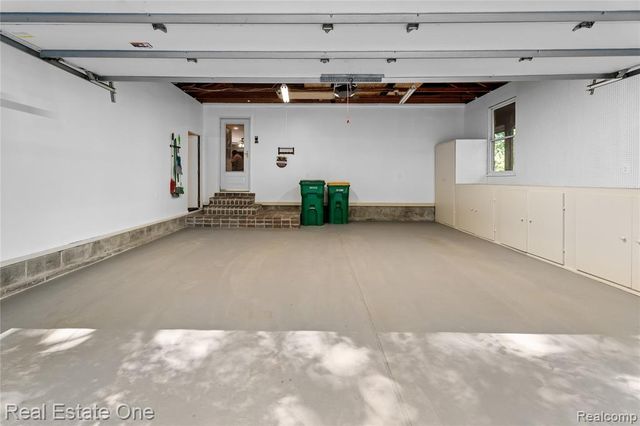 26500 Bell Road, New Boston, MI 48164