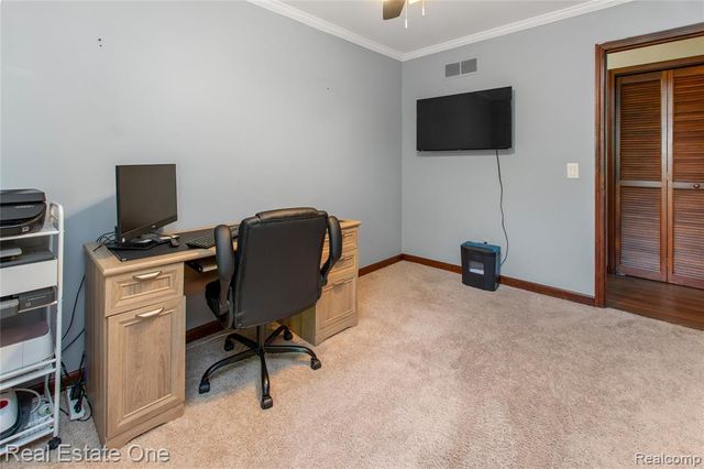 26500 Bell Road, New Boston, MI 48164