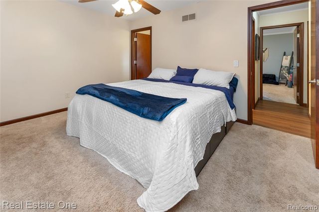 26500 Bell Road, New Boston, MI 48164