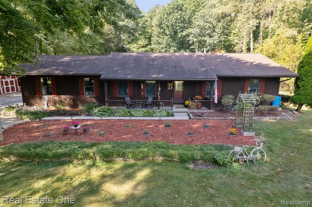 26500 Bell Road, New Boston, MI 48164