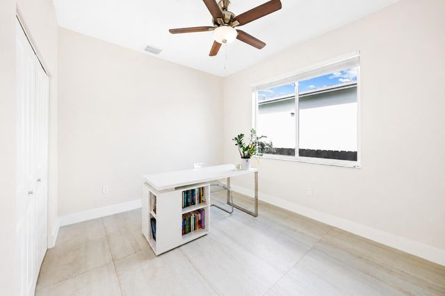 160 NE 35th Street, Oakland Park, FL 33334