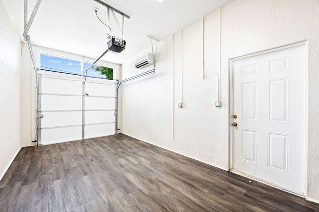 160 NE 35th Street, Oakland Park, FL 33334