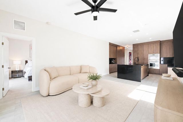 160 NE 35th Street, Oakland Park, FL 33334