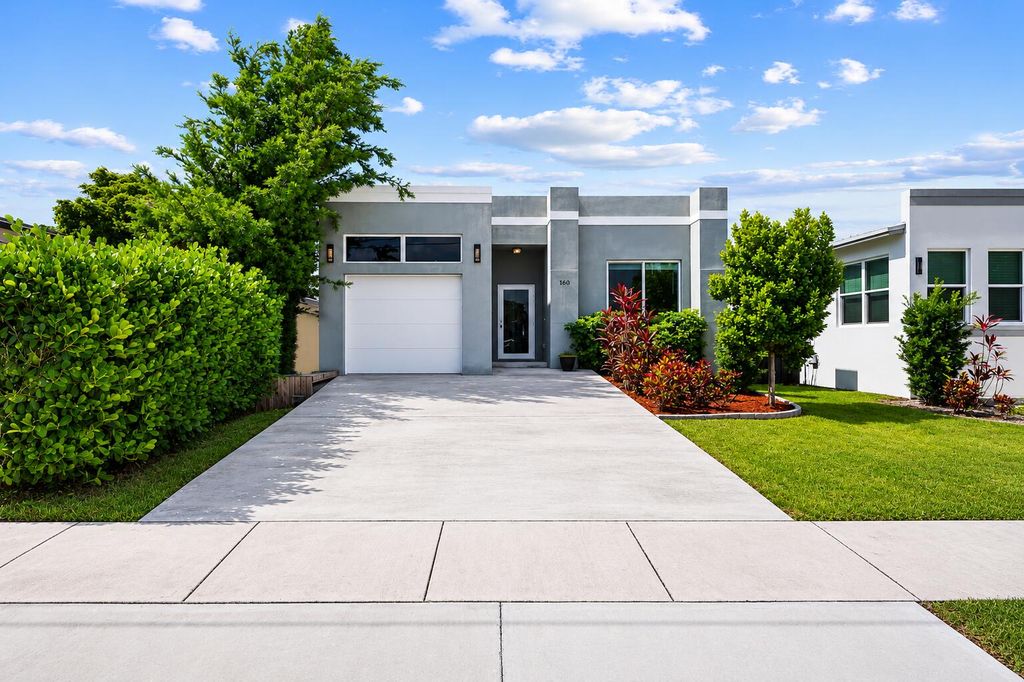 160 NE 35th Street, Oakland Park, FL 33334