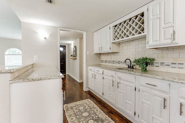 2021 Emory Oak Drive, Carrollton, TX 75007