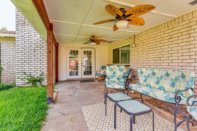 2021 Emory Oak Drive, Carrollton, TX 75007