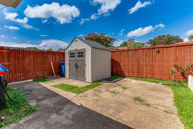 2021 Emory Oak Drive, Carrollton, TX 75007