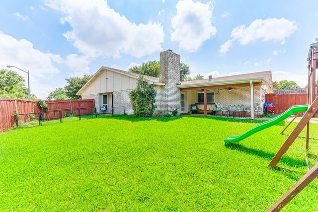 2021 Emory Oak Drive, Carrollton, TX 75007
