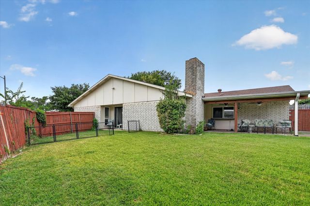 2021 Emory Oak Drive, Carrollton, TX 75007