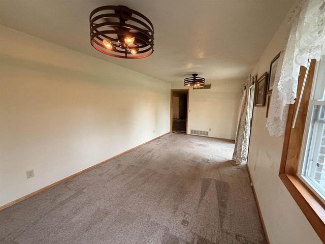 3926 N Harmony Townhall Road, Janesville, WI 53546