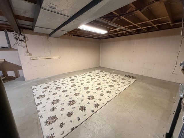 3926 N Harmony Townhall Road, Janesville, WI 53546