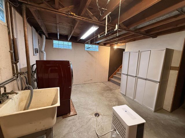 3926 N Harmony Townhall Road, Janesville, WI 53546