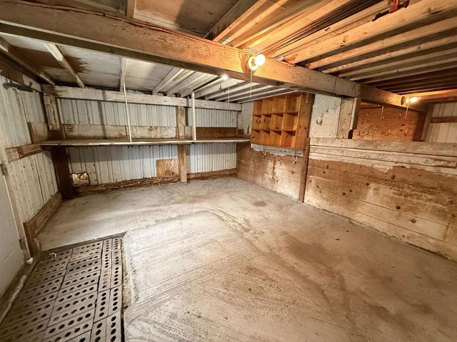 3926 N Harmony Townhall Road, Janesville, WI 53546