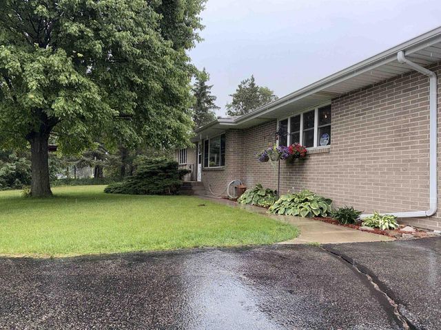 3926 N Harmony Townhall Road, Janesville, WI 53546