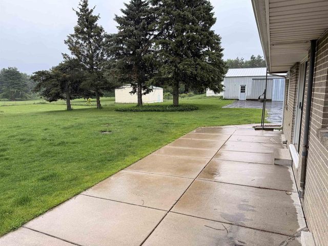 3926 N Harmony Townhall Road, Janesville, WI 53546