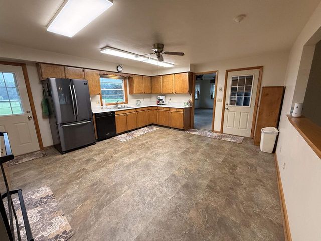 3926 N Harmony Townhall Road, Janesville, WI 53546