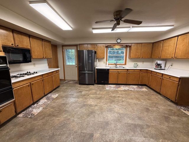 3926 N Harmony Townhall Road, Janesville, WI 53546