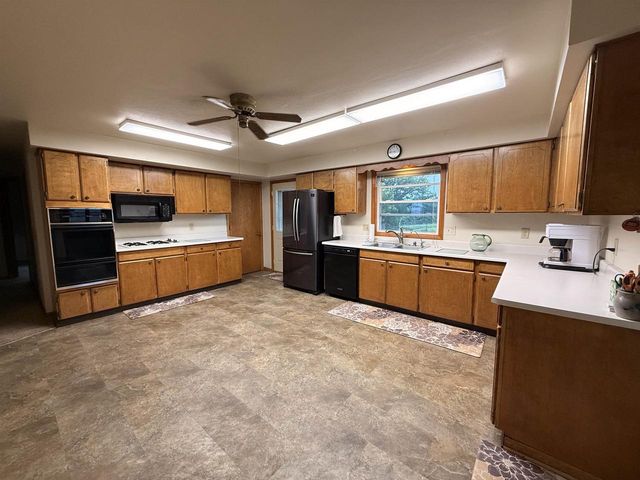 3926 N Harmony Townhall Road, Janesville, WI 53546
