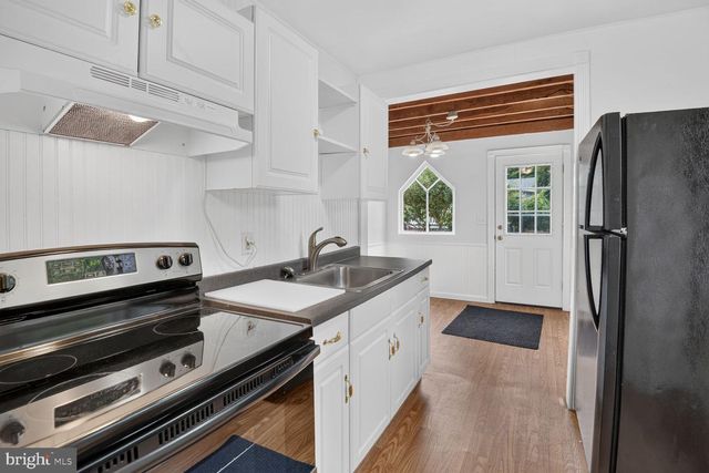 303 HOLLY RD, Edgewater, MD 21037