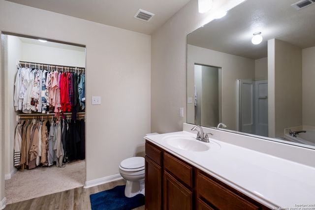 5422 Blossom, San Antonio, TX 78252
