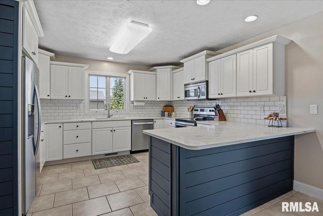 6630 COOLIDGE Drive, Cantrall, IL 62625