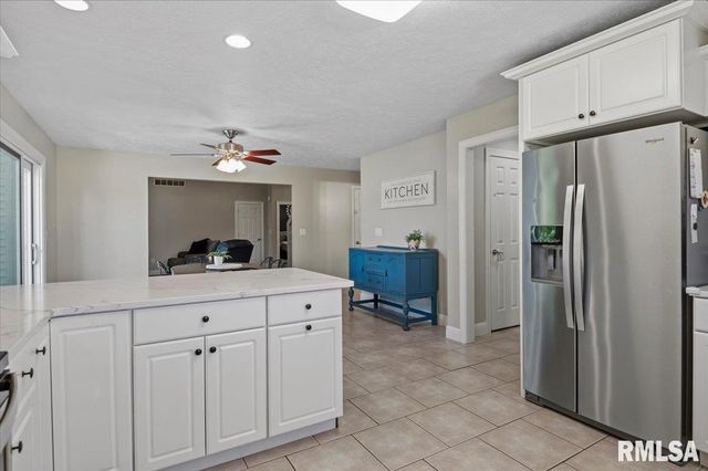 6630 COOLIDGE Drive, Cantrall, IL 62625