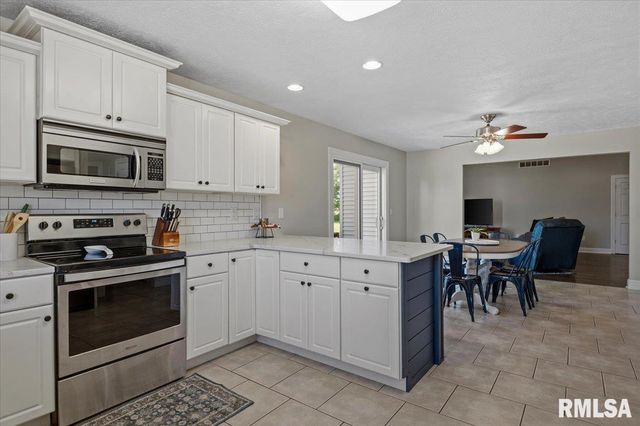 6630 COOLIDGE Drive, Cantrall, IL 62625