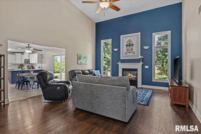 6630 COOLIDGE Drive, Cantrall, IL 62625