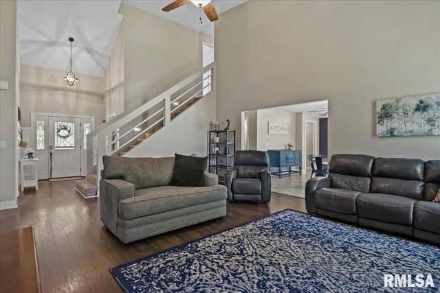 6630 COOLIDGE Drive, Cantrall, IL 62625