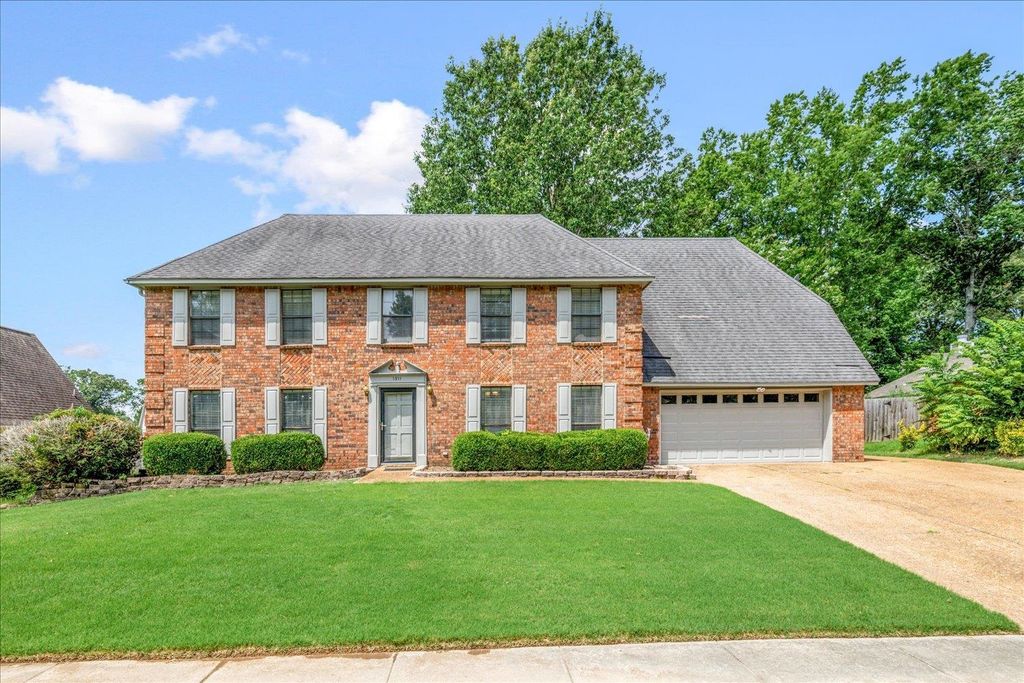 1311 FOX TRACE DR, Memphis, TN 38016