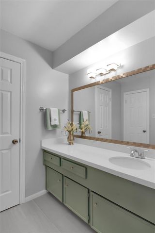 8868 Kempwood Drive, Houston, TX 77080