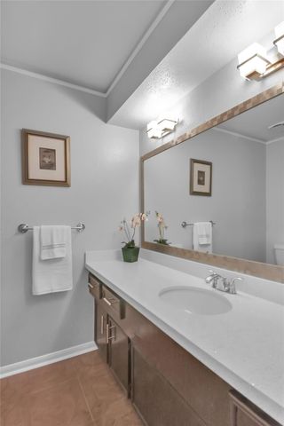 8868 Kempwood Drive, Houston, TX 77080