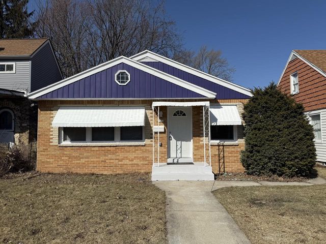 7414 W Congress STREET, Milwaukee, WI 53218