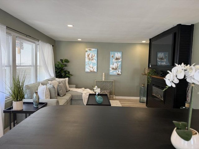 7414 W Congress STREET, Milwaukee, WI 53218