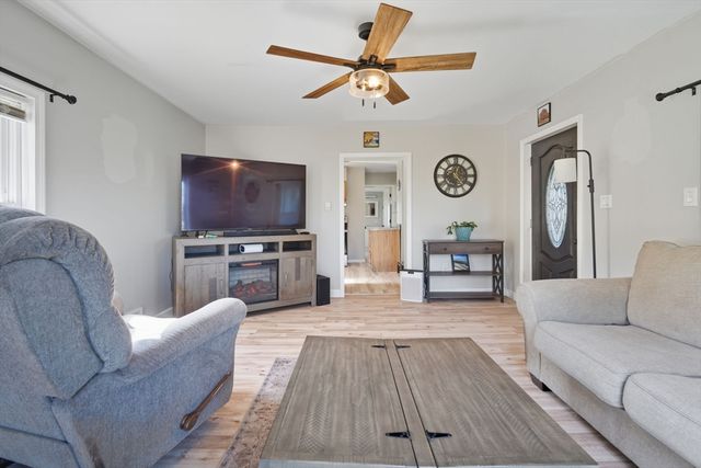 27 Cady St, Ludlow, MA 01056