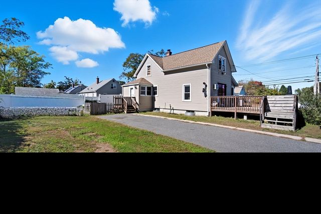 27 Cady St, Ludlow, MA 01056