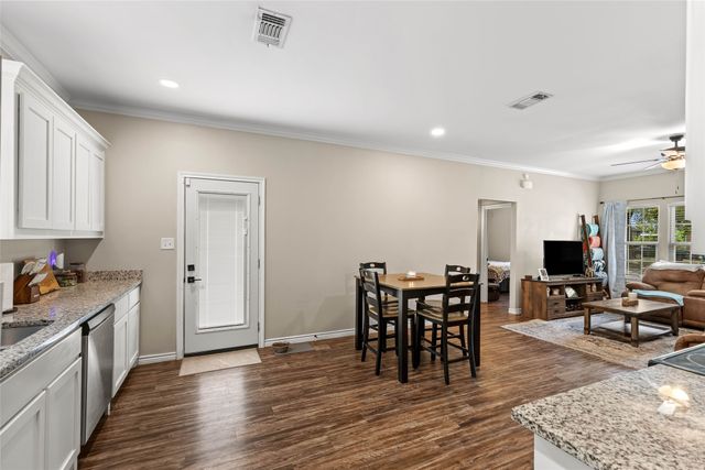 916 W Elm Street, Denison, TX 75020