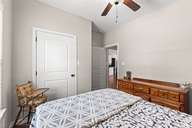916 W Elm Street, Denison, TX 75020