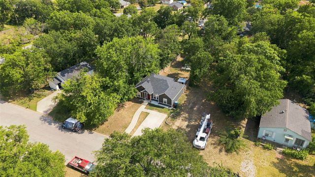 916 W Elm Street, Denison, TX 75020