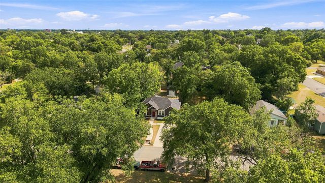 916 W Elm Street, Denison, TX 75020