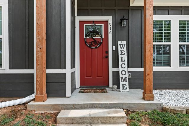 916 W Elm Street, Denison, TX 75020